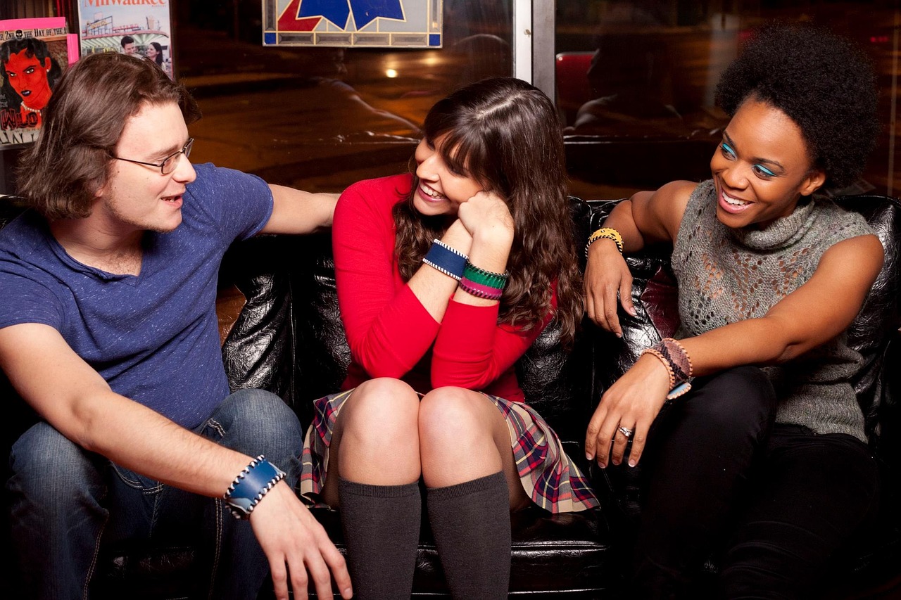 Casual conversations between individuals with traumatic brain injury and their friends